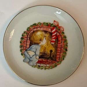 Vintage JASCO 1982 Christmas Plate, 22K Gold Edged, Boy by Fireplace, Japan